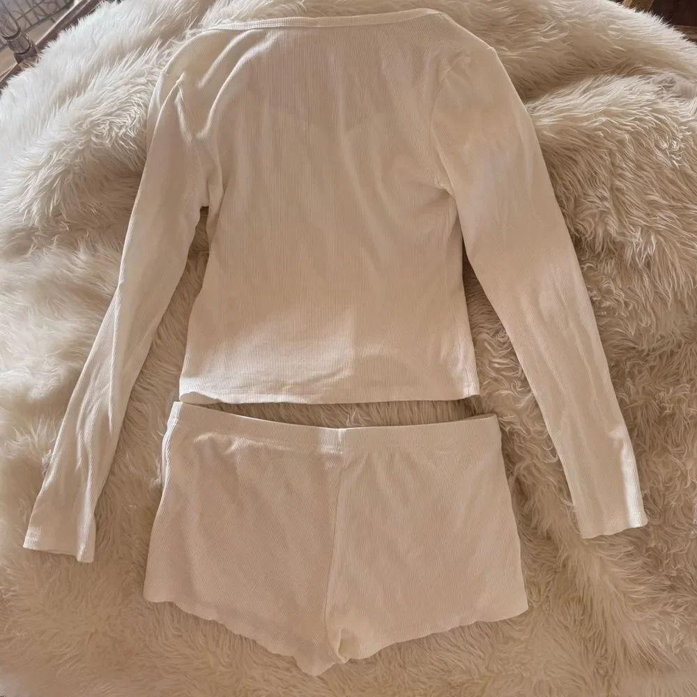 N/A stylish white